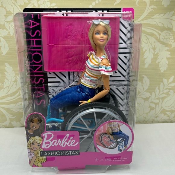Barbie Fashionistas Doll #132 - Picture 1 of 5